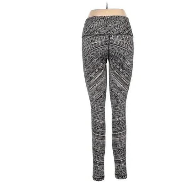 Lululemon Wunder Under
High-Rise Leggings 28" Full-On
Luxtreme Tribal Pace - Picture 3 of 6
